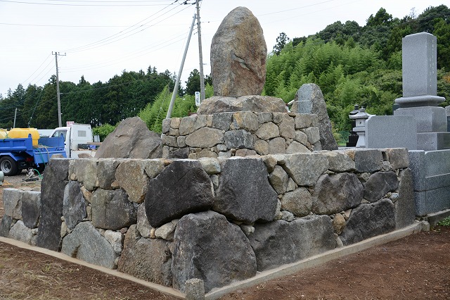 自然石のお墓その3/自然石を使ったお墓をお考えの際は古平園へ