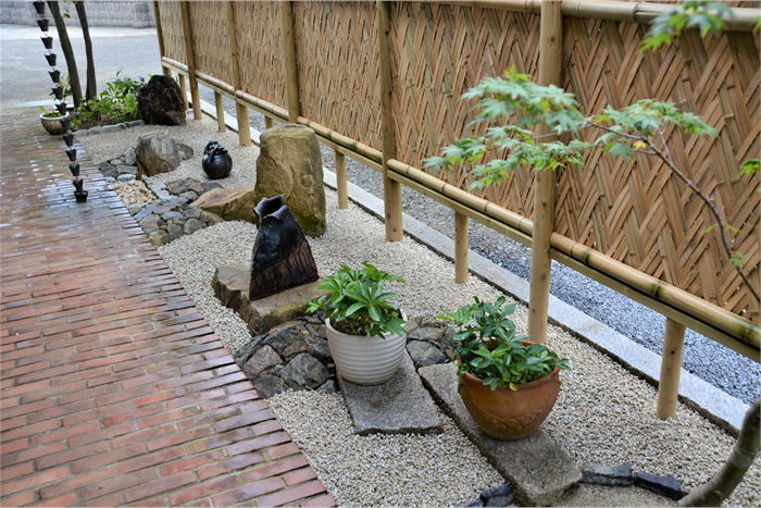 鉢物を飾ってガーデニングを楽しむ庭｜庭のリフォーム工事　茨城　竜ケ崎市