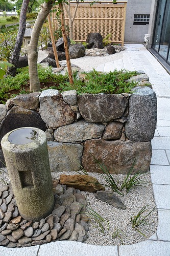 エントランスの庭/土浦市