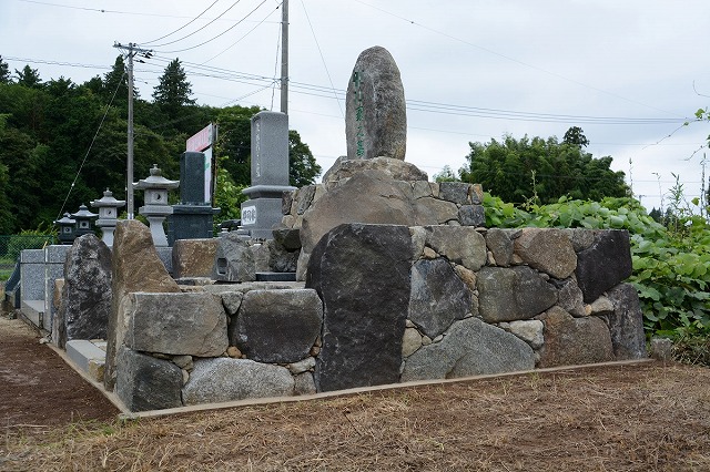 自然石のお墓その2/自然石を使ったお墓をお考えの際は古平園へ